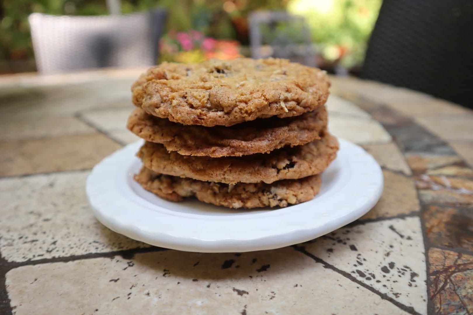 chewy-chocolate-chip-oatmeal-cookies-recipe