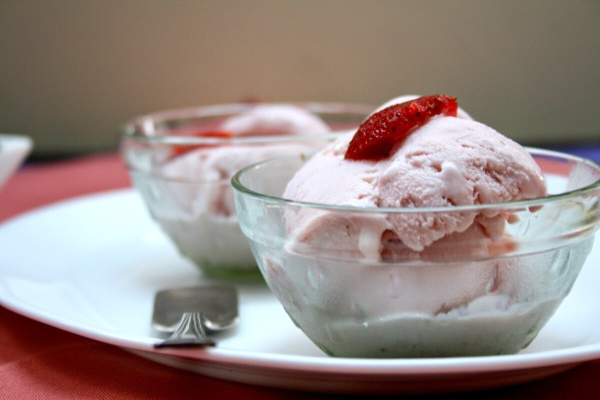 eggless-strawberry-ice-cream-recipe