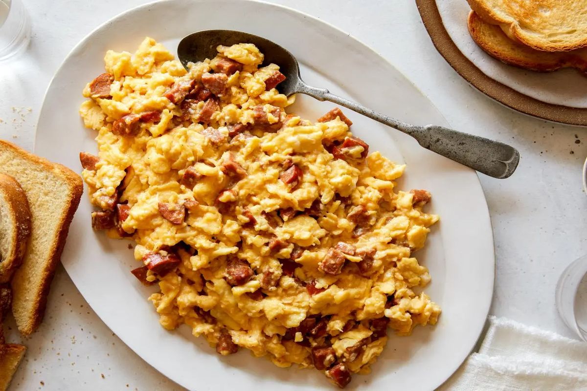 scrambled-eggs-with-chorizo-recipe