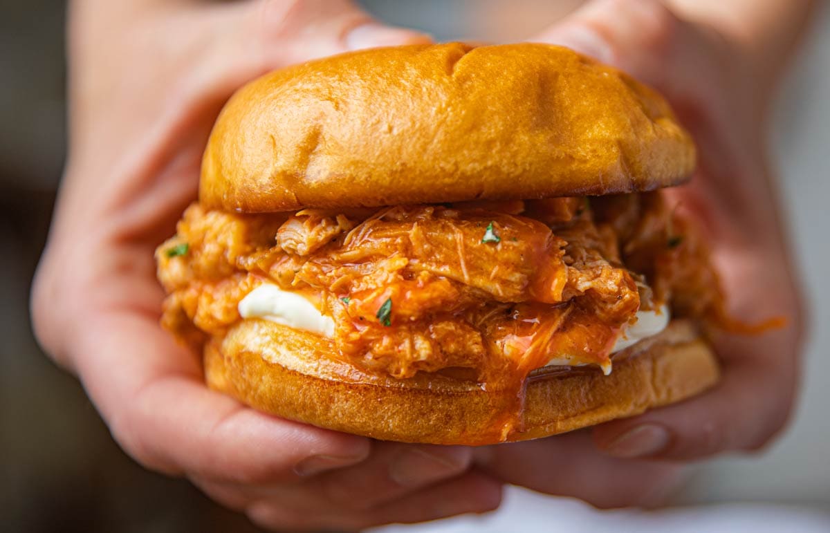 slow-cooker-buffalo-chicken-sandwiches-recipe