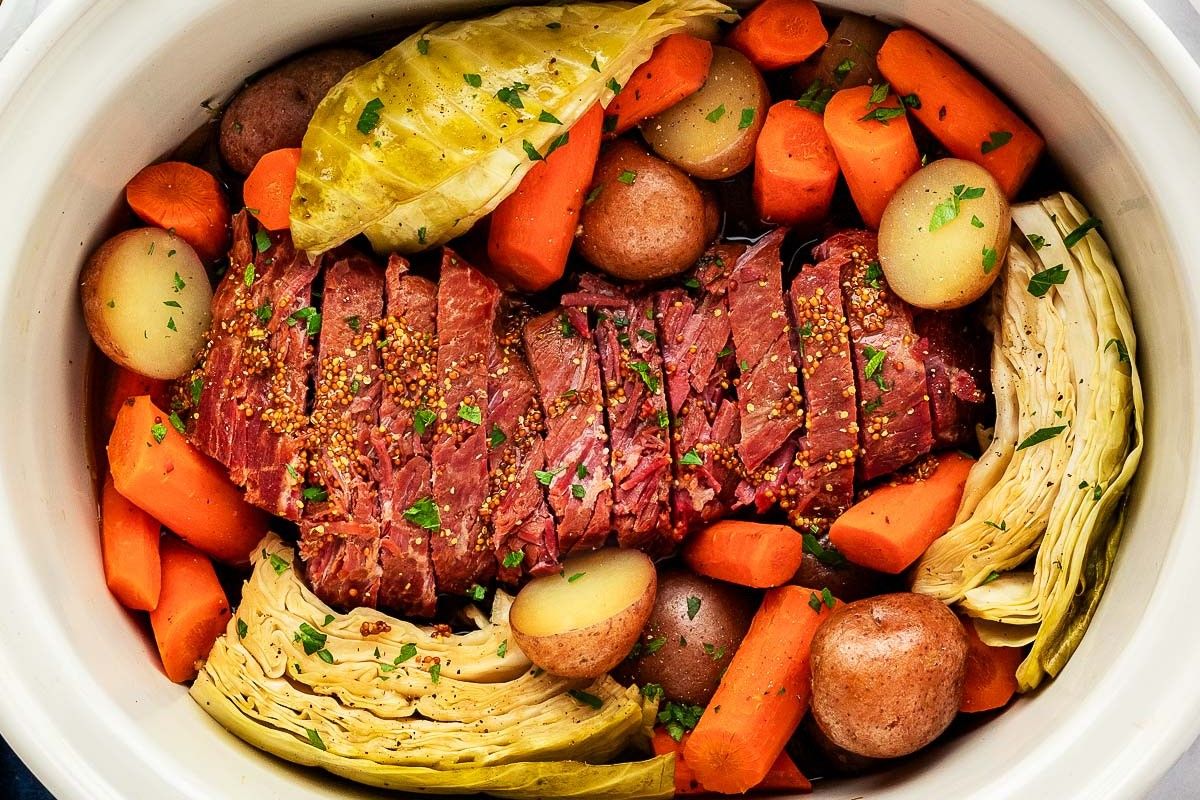 slow-cooker-corned-beef-and-cabbage-recipe