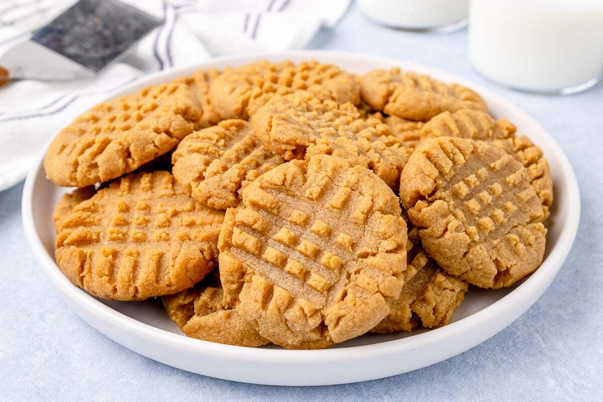 three-ingredient-peanut-butter-cookies-recipe